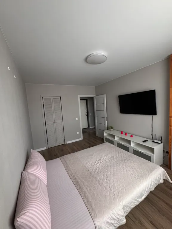 Комфортабельная однокомнатная квартира на берегу реки