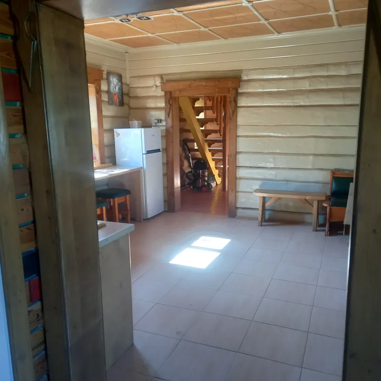 Дом у пруда