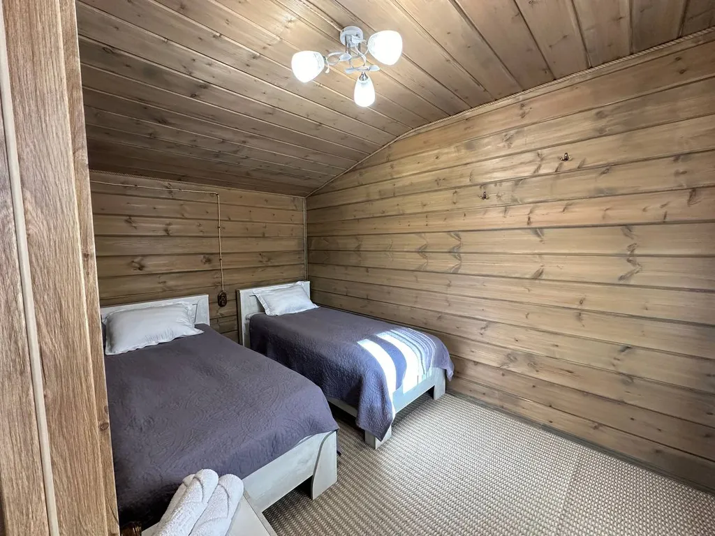 Большой дом с тремя спальнями,  Дом 3