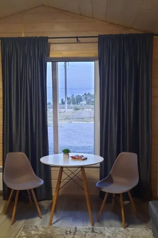 Уютный четырёхместный Домик с двуспальной кроватью