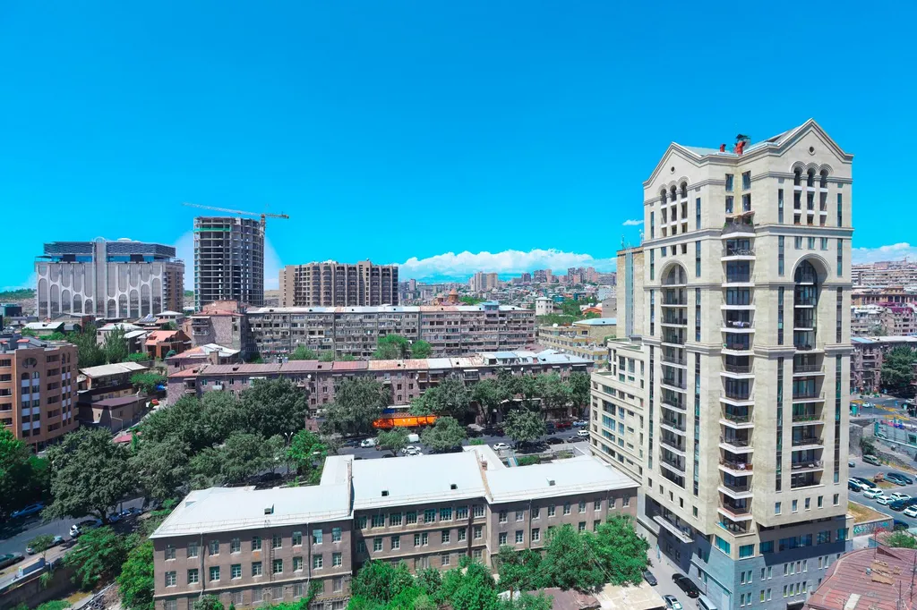 Уютная квартира с 2 спальнями с видом на город