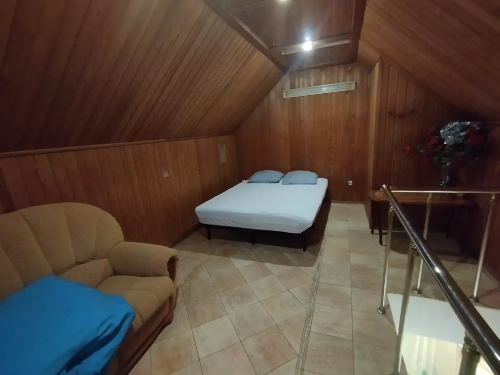 Дом для праздников возле парка Галицкого с сауной и бассейном