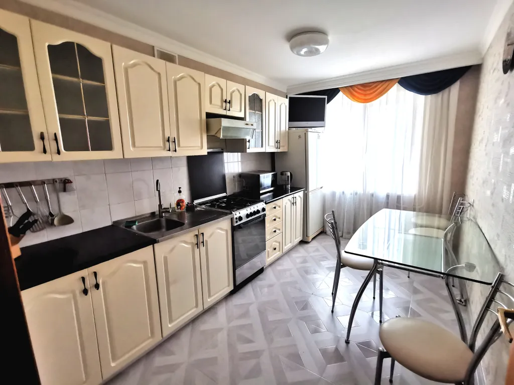 Просторная квартира в центре города — аренда посуточно в Ставрополь