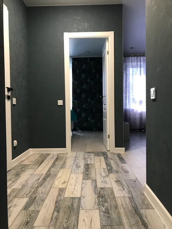 Уютная новая квартира с большой кроватью