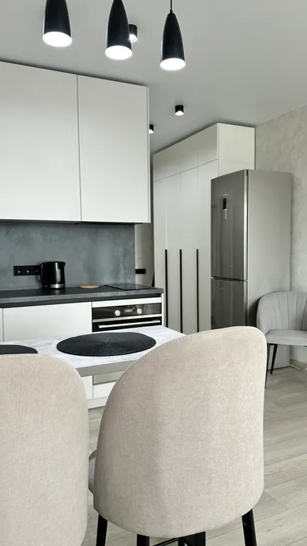 Уютная современная квартира-студия с большой лоджией