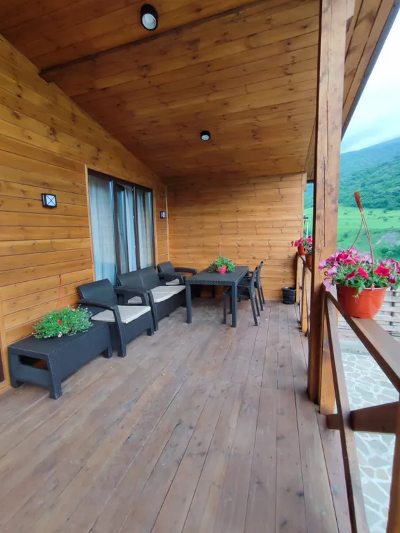 Уютный новый дом с прекрасным видом на горы