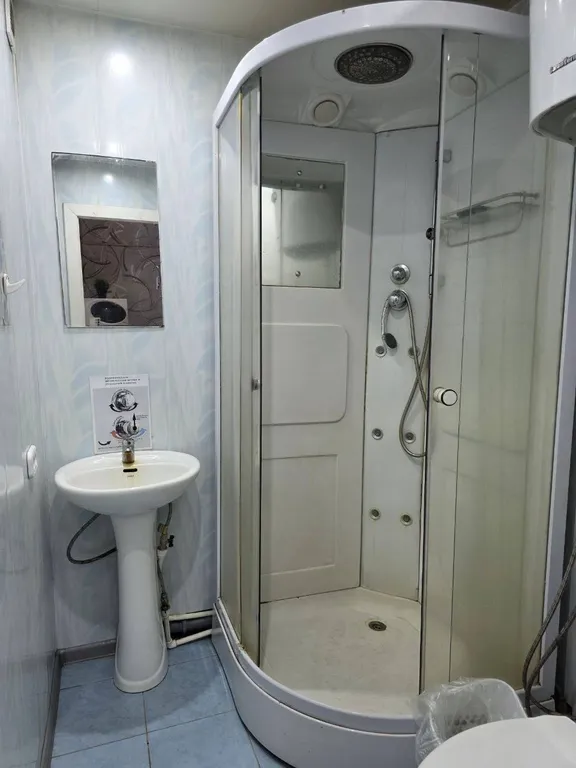 Комната-студия с балконом