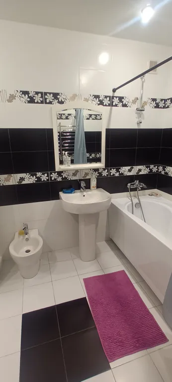 Квартира в центре новый дом, охрана, лифт, до парка с минеральной водой