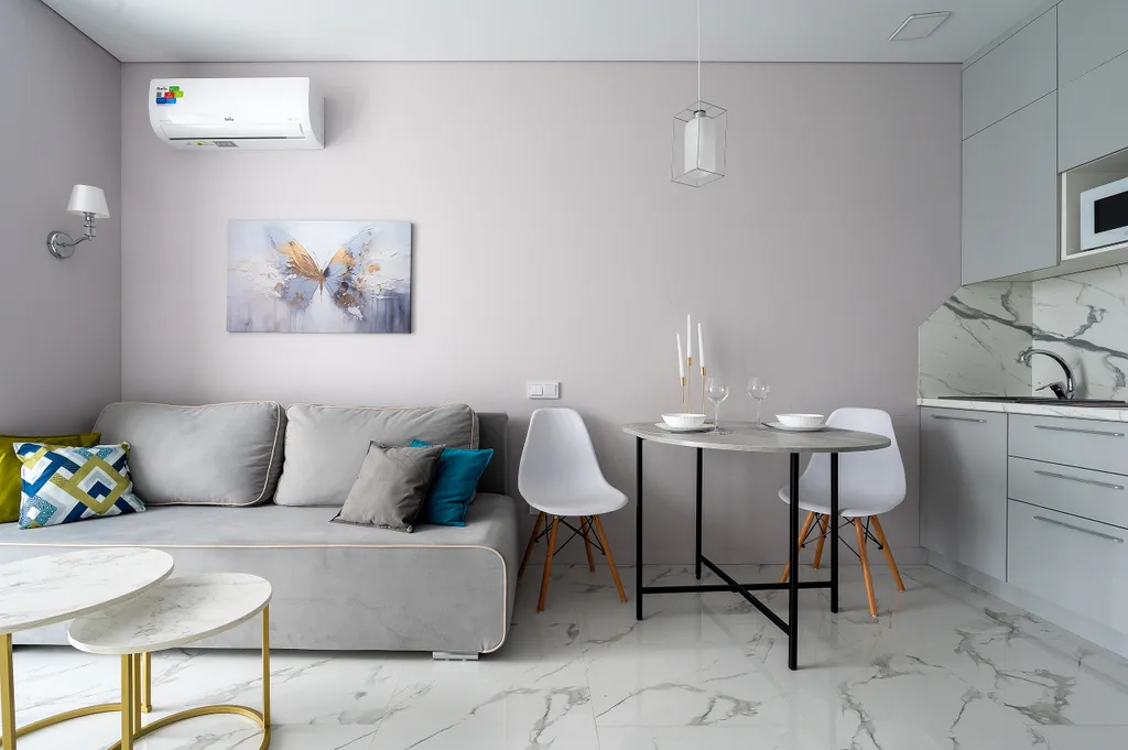 Светлая студия Real Apartments