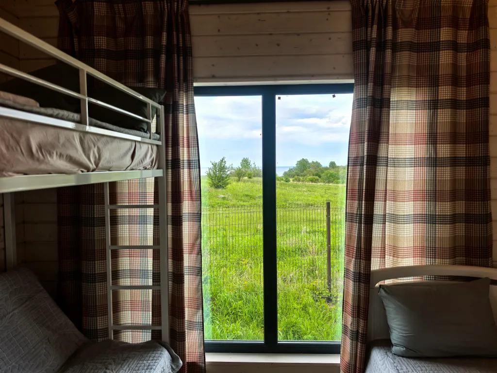 Трёхместный дом с террасой