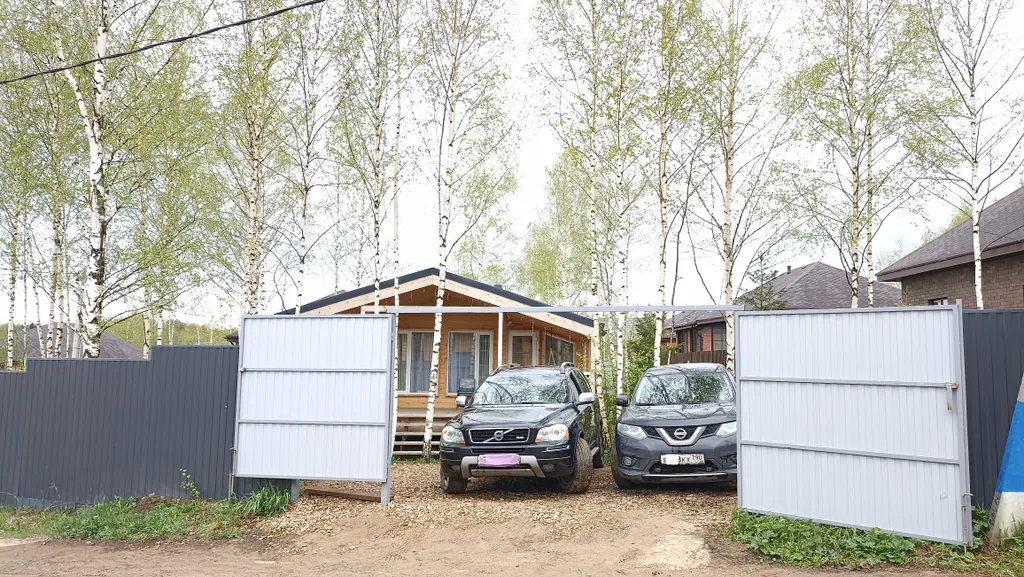 Уютный дом среди берёз и ёлочек