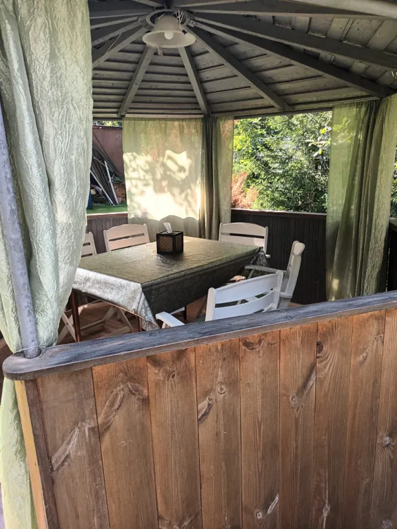 Уютный дом с садом