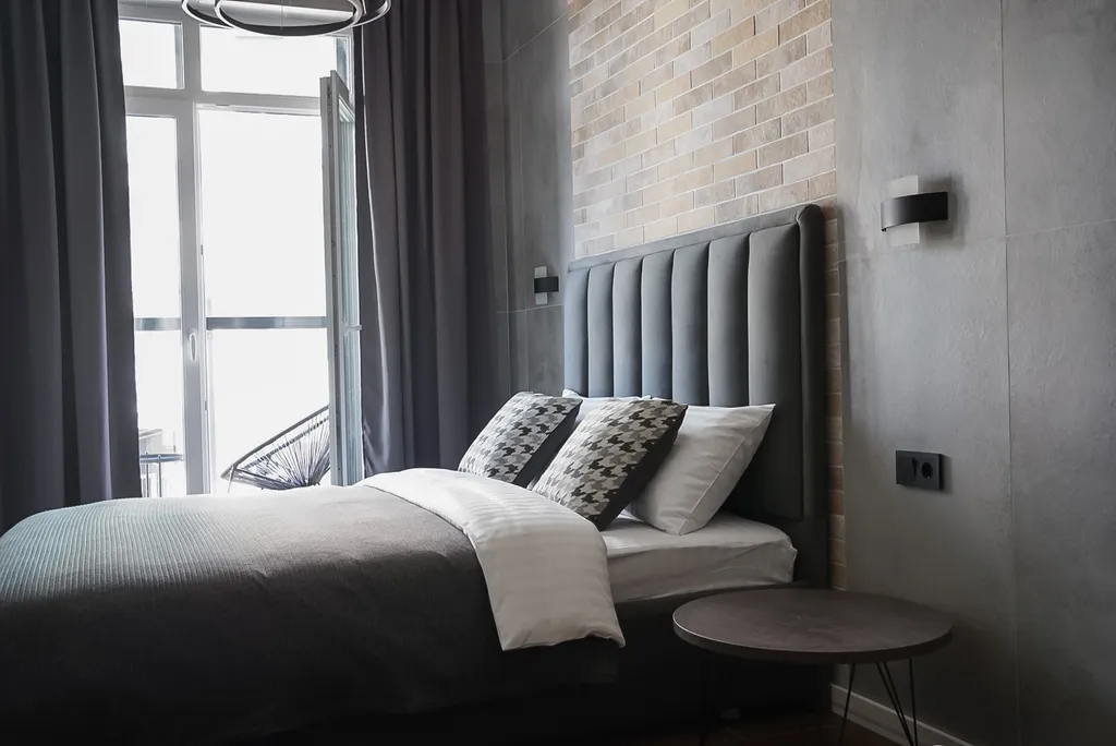 Просторная лофт-евродвушка Городской Лофт c балконом на набережной