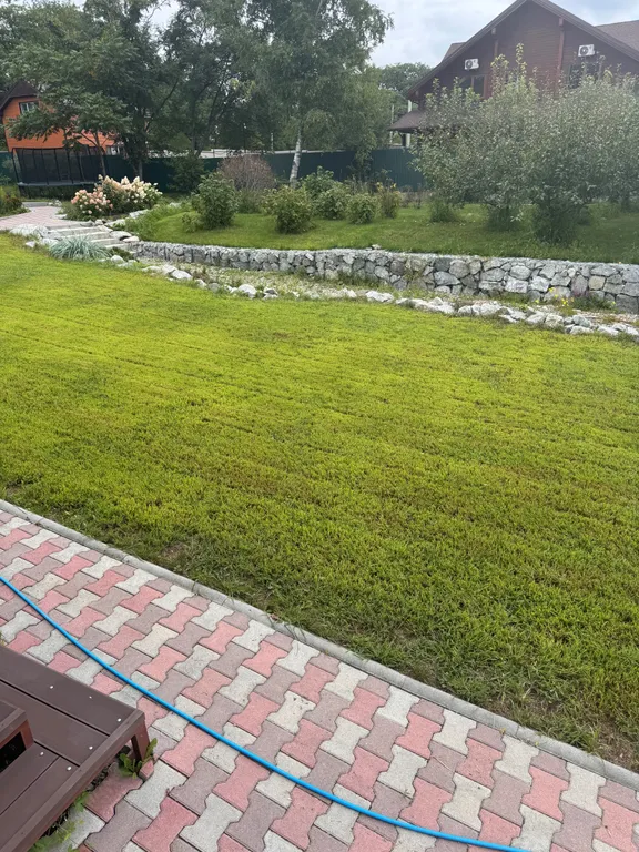 Двухэтажный дом с мангальным комплексом и баней