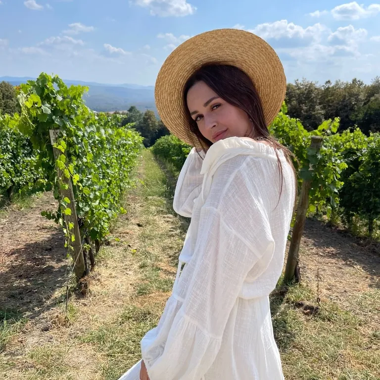 Собер Дача - частный дом рядом с лесом и винодельней