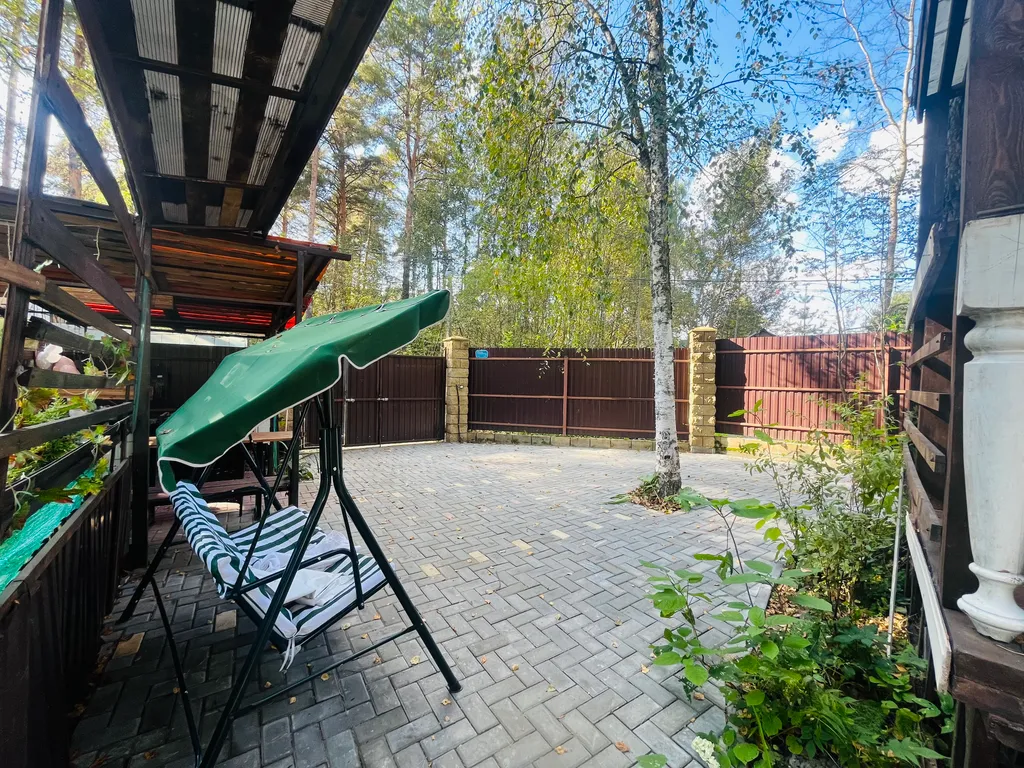 Уютный дом с гусями