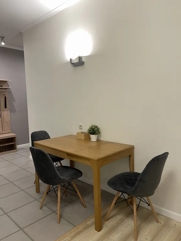 Дизайнерская квартира с бассейном и выделенной спальней