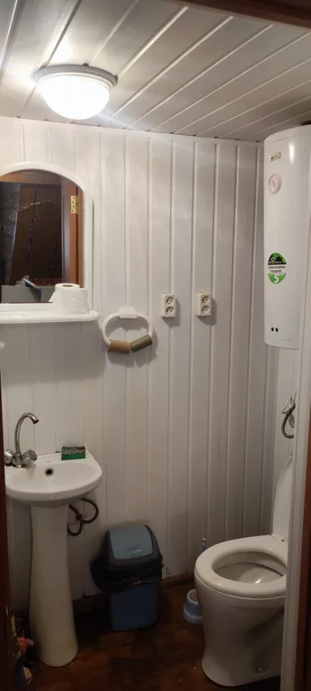 Часть дома в деревне на озере Селигер