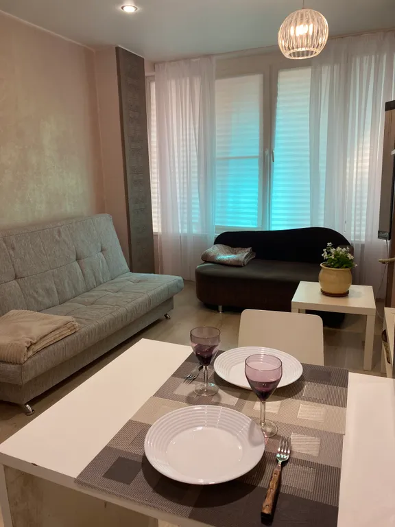 Уютная студия на Светлане