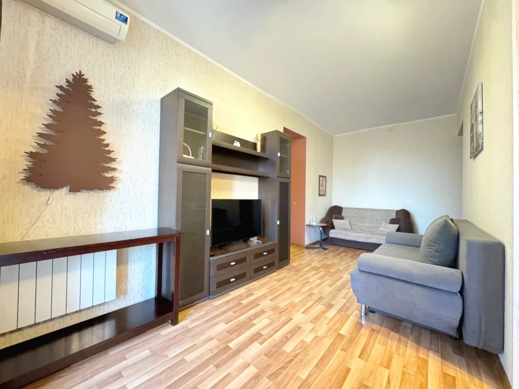 3-комнатная квартира в центре с балконом и кондиционером