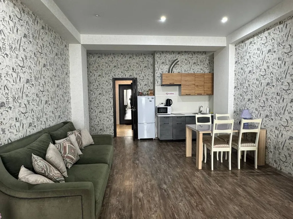 Большая студия возле набережной