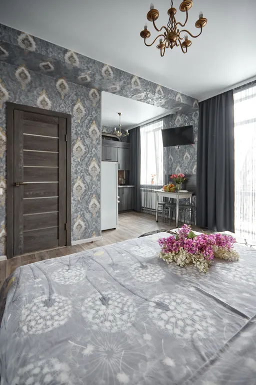 Студия с кованным балконом в историческом центре