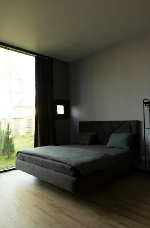 Дизайнерский коттедж с садом на крыше