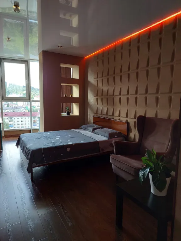 Апартаменты с видом в горы и в город