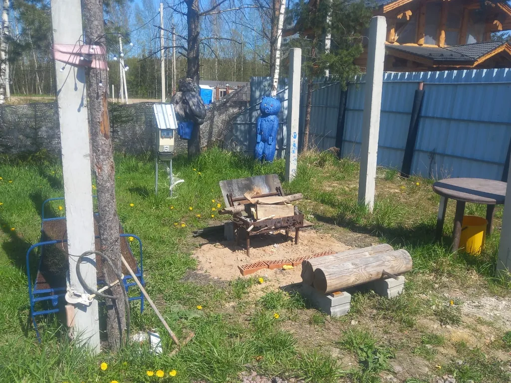 Дом с баней в лесу возле храма и озера