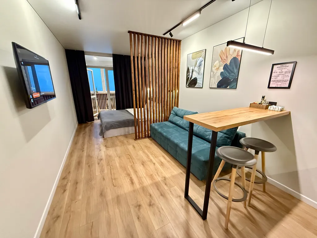 Дизайнерская студия с видом на реку