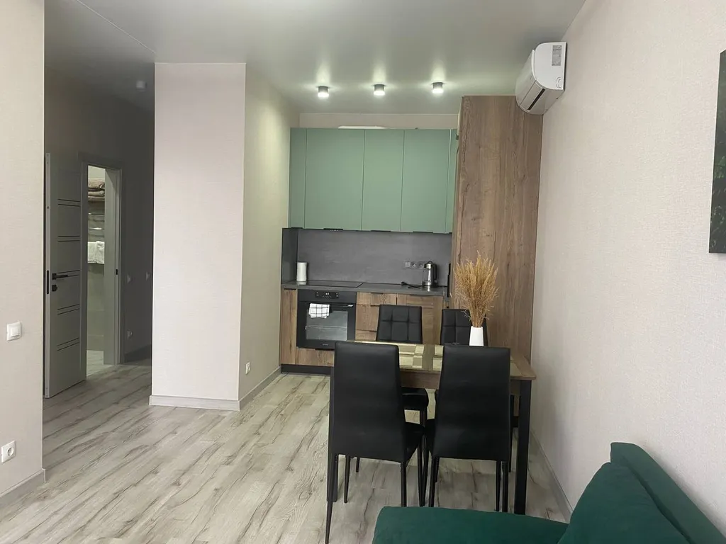 Видовая 2-комнатная квартира в 10 минутах от центра города