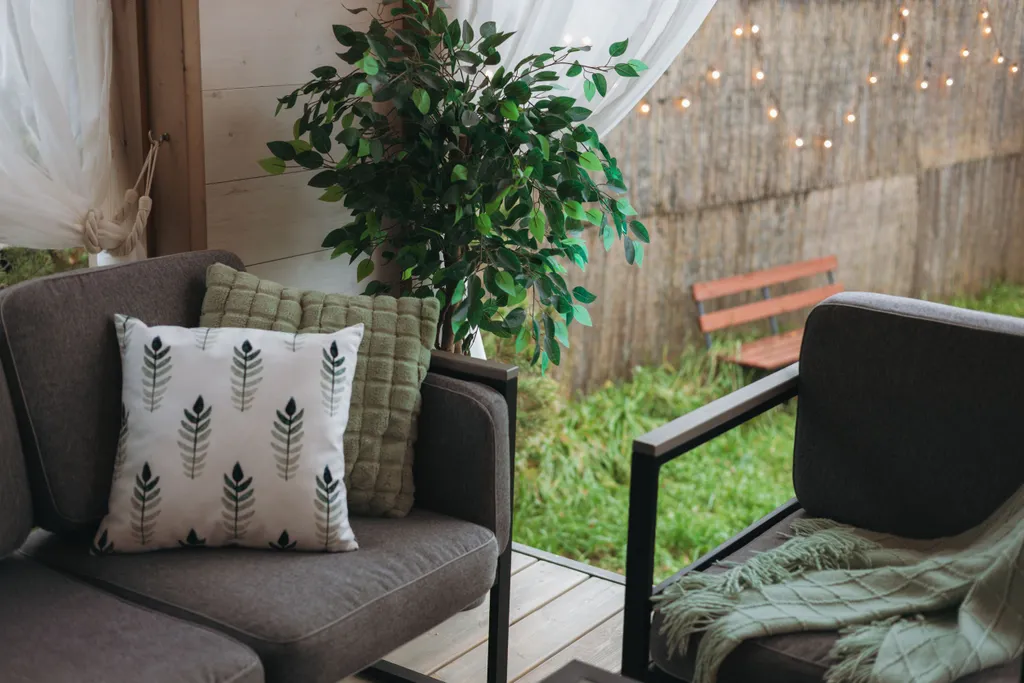 Дом с баней бочкой у воды и леса Green house