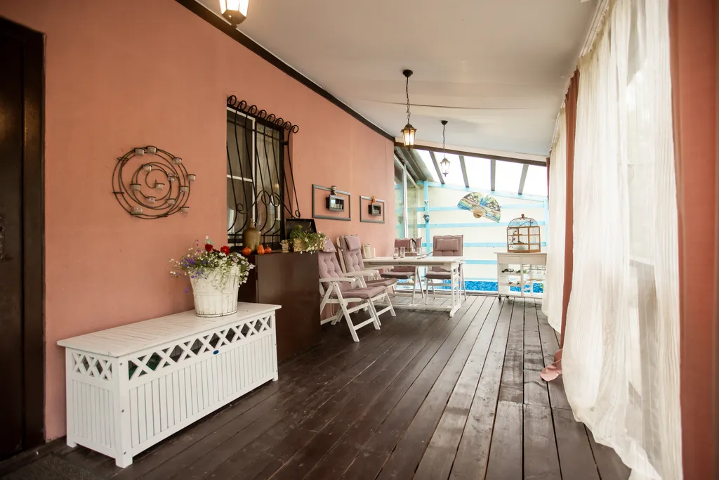 Розовая дача в Грузино