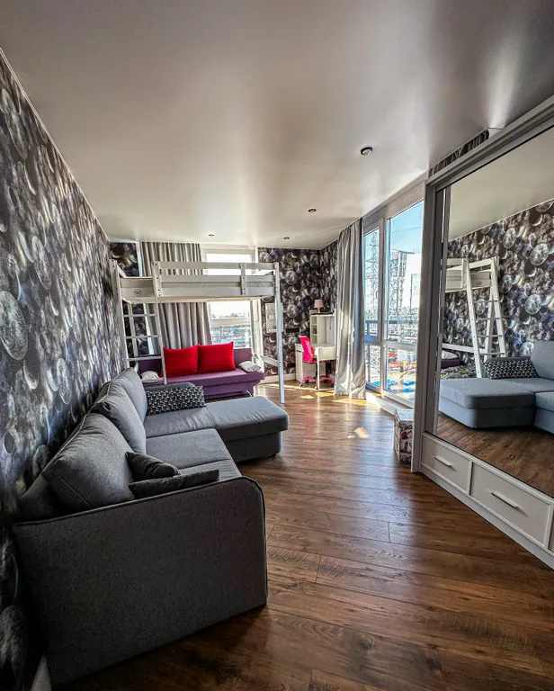 Geometry - просторная квартира с панорамным видом на реку в центре