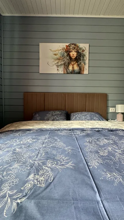 Коттедж с террасой и пирсом