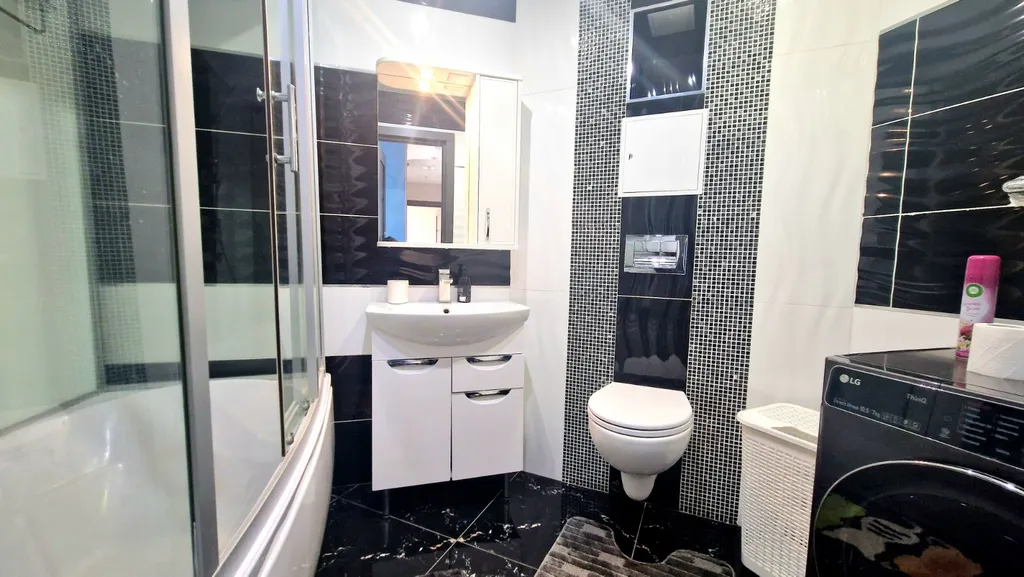 Двухкомнатная просторная квартира недалеко от вокзала