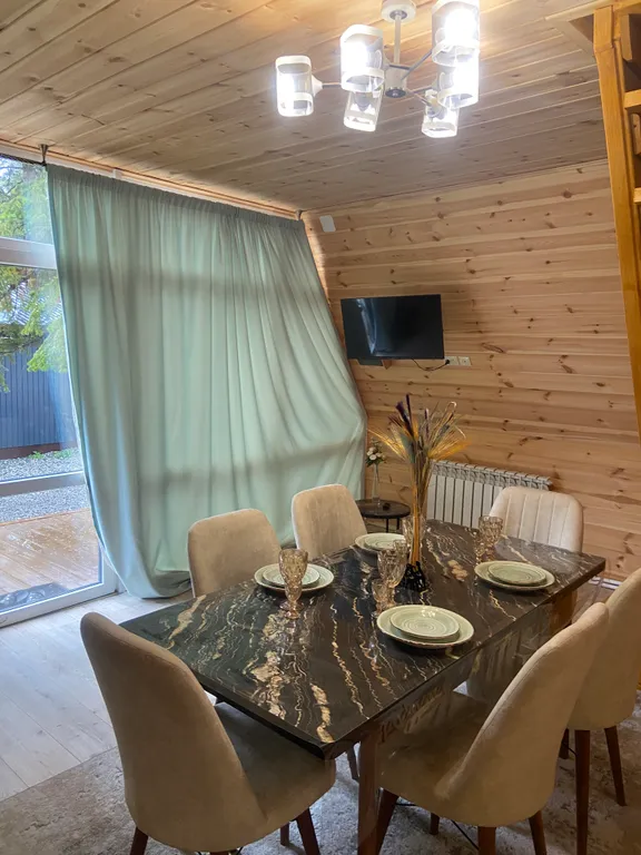 А-фрейм 1 с видом на горы и лес