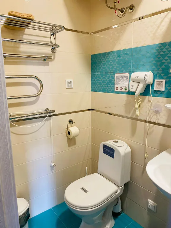 Номер улучшенный с видом во двор разделяемый