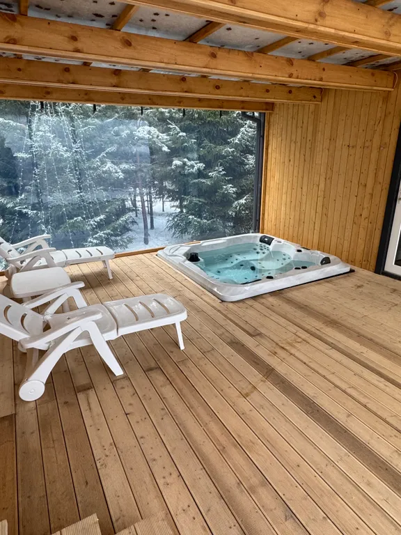 Дом с баней и джакузи