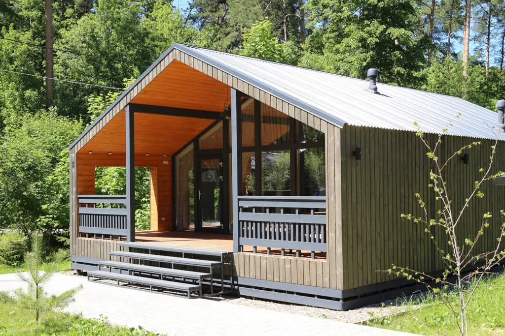 Большое бунгало в лесном массиве