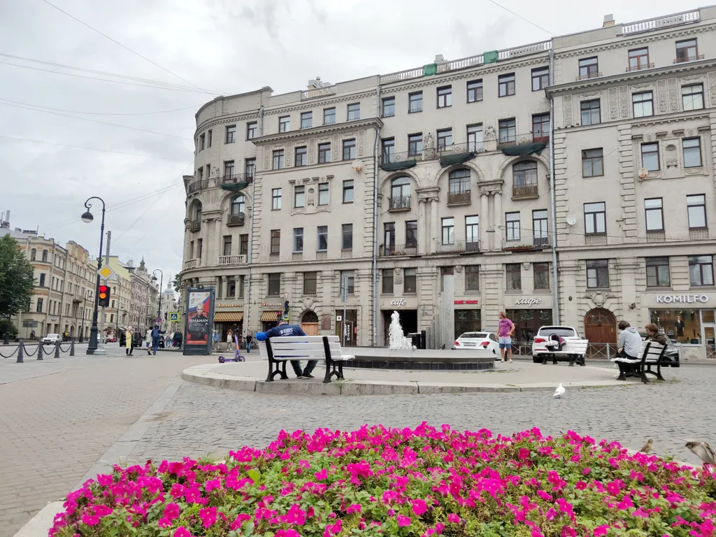 Квартира Квартира с видом на фонтан и анфиладой из трех комнат в центре города — Санкт-Петербург