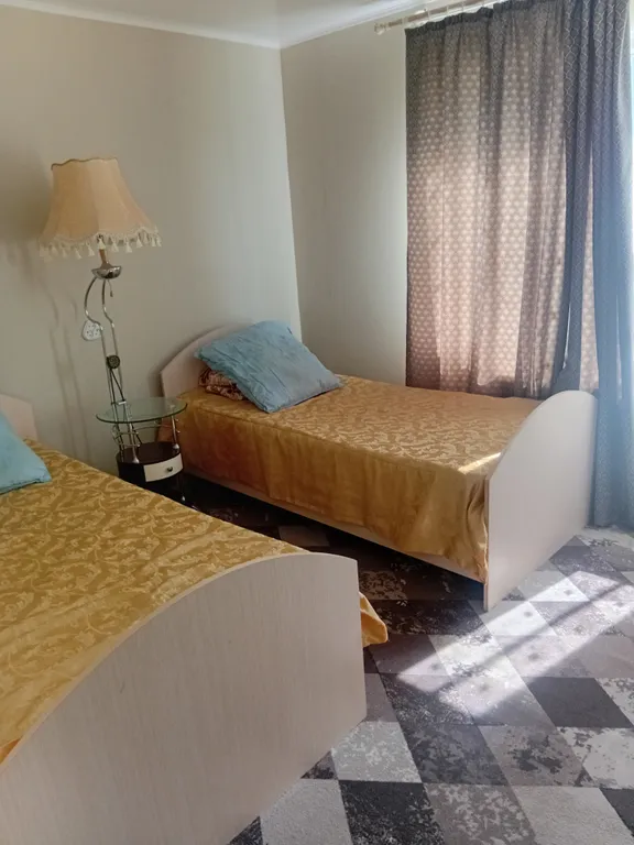 в ПУГАЧЕВЕ .Уютный частный дом с парковкой, тихий район