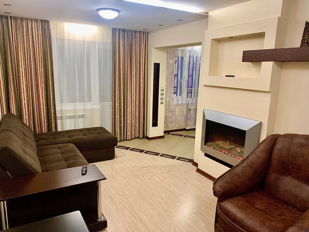 4-комнатная квартира с камином, рядом Центральная площадь — аренда посуточно в Воркута