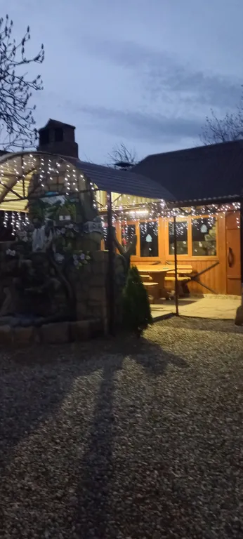 Номер у реки Дах с видом на горы