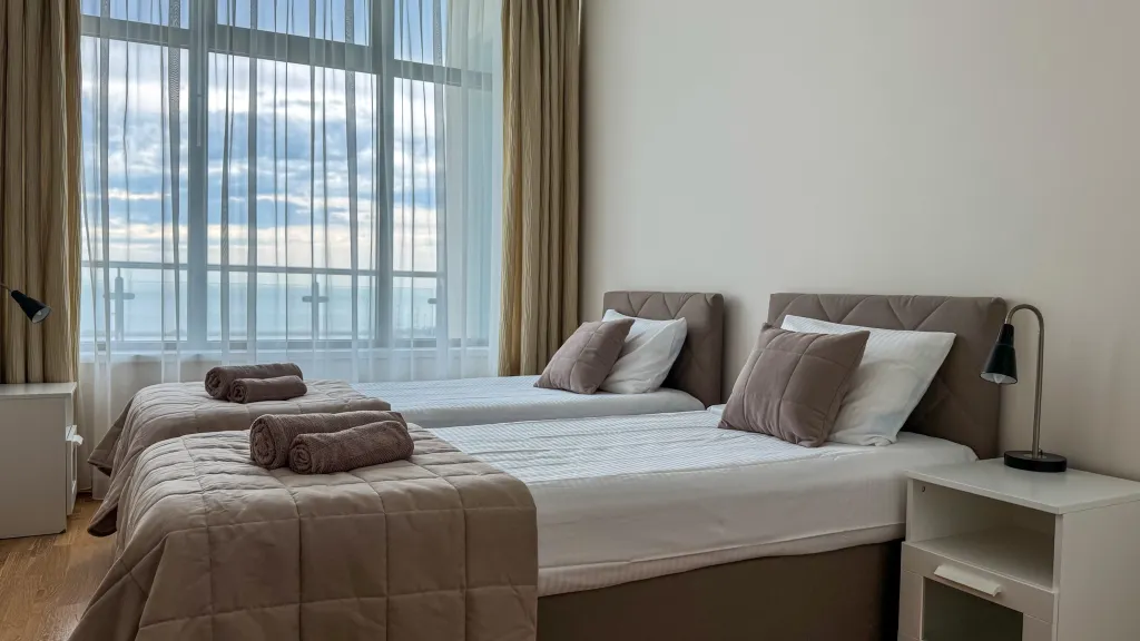 Апартамент 3-х спальный с балконами и панорамой моря