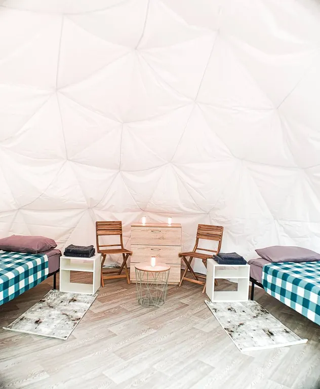 Уютный купол на острове Кунашир