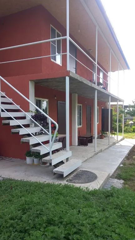 Номер со всеми удобствами в коттеджном домике