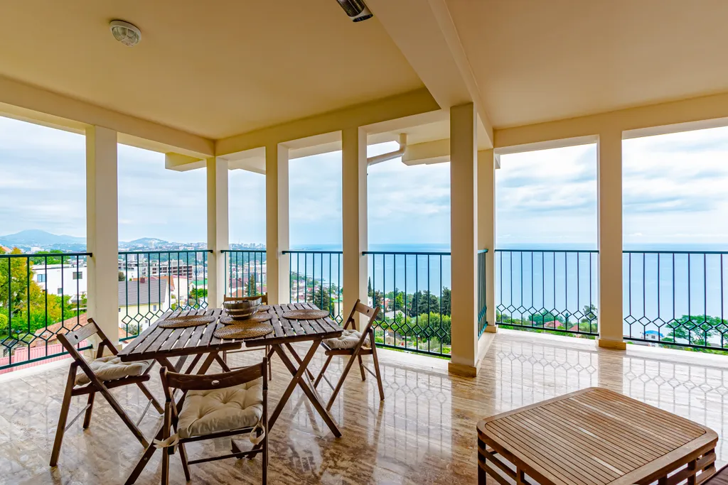 Дом с великолепным видом на море и горы