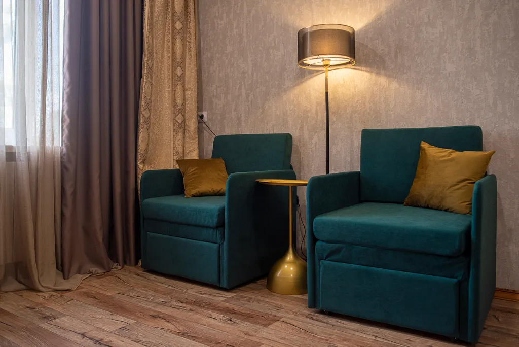 Центрее не бывает! Сразу за памятником ленина в стиле есенинская русь