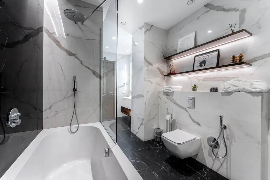 Квартира с угловой спальней и панорамной ванной комнатой